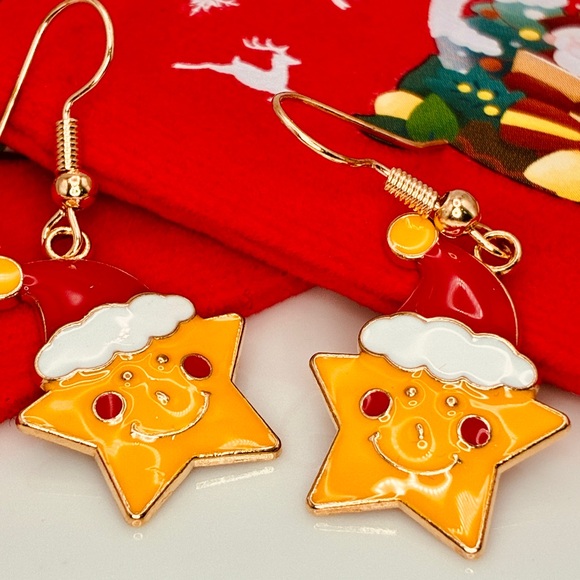 🎄DEAL Festive Enamel Star with Santa Hat Dangle Fishhook Drop Christmas Earrings - Picture 1 of 5